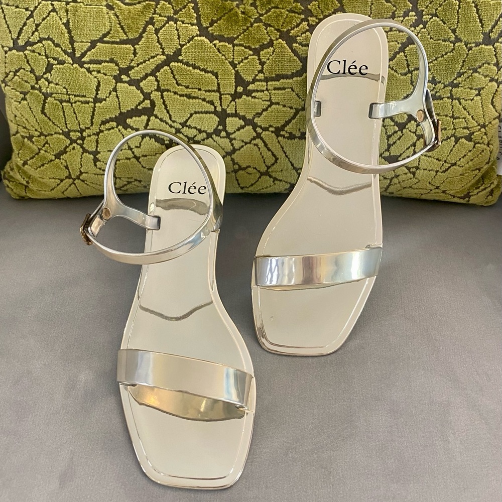 Clée Women’s Jelly T Strap Sandals